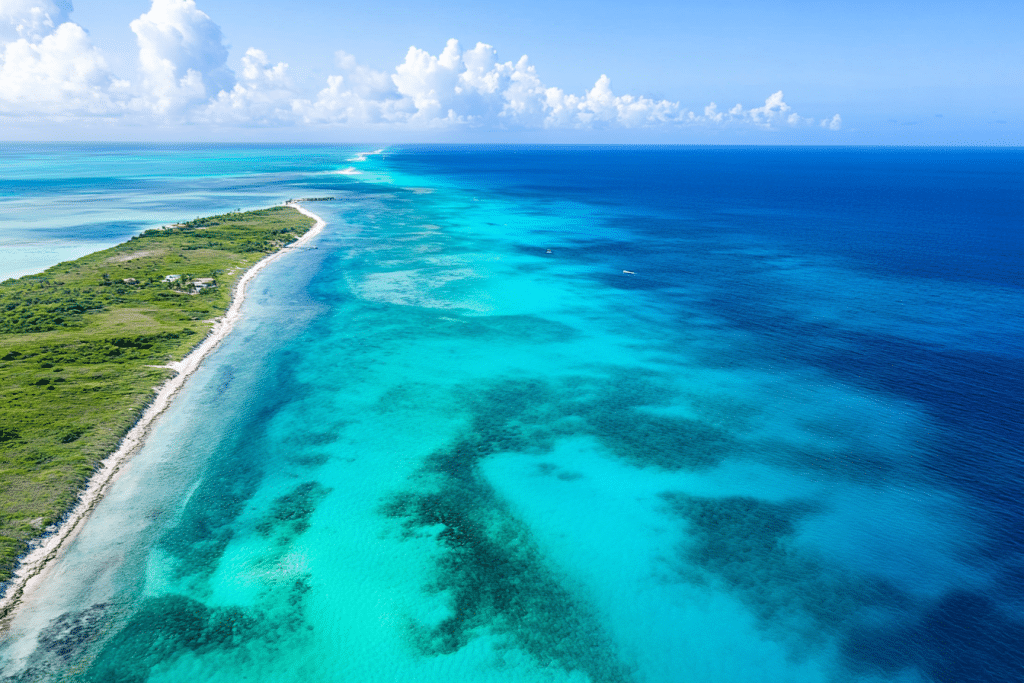 Croisière aux Caraïbes orientales vs occidentales : quelle région choisir ?